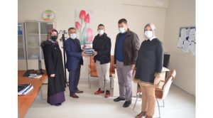 Ahmetli Belediyesi’nden ihtiyaç sahibi öğrencilere tablet desteği