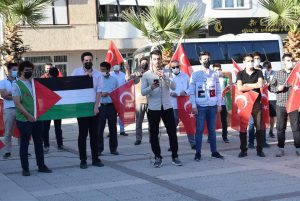 Turgutlu lu Gençler Alçak İsrail i Protesto Ettiler