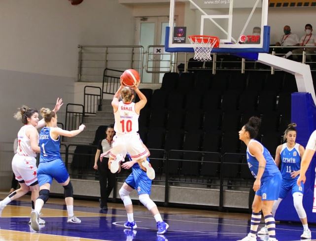 Turgutlu Belediye Kadın Basketbol Galibiyetle Başladı