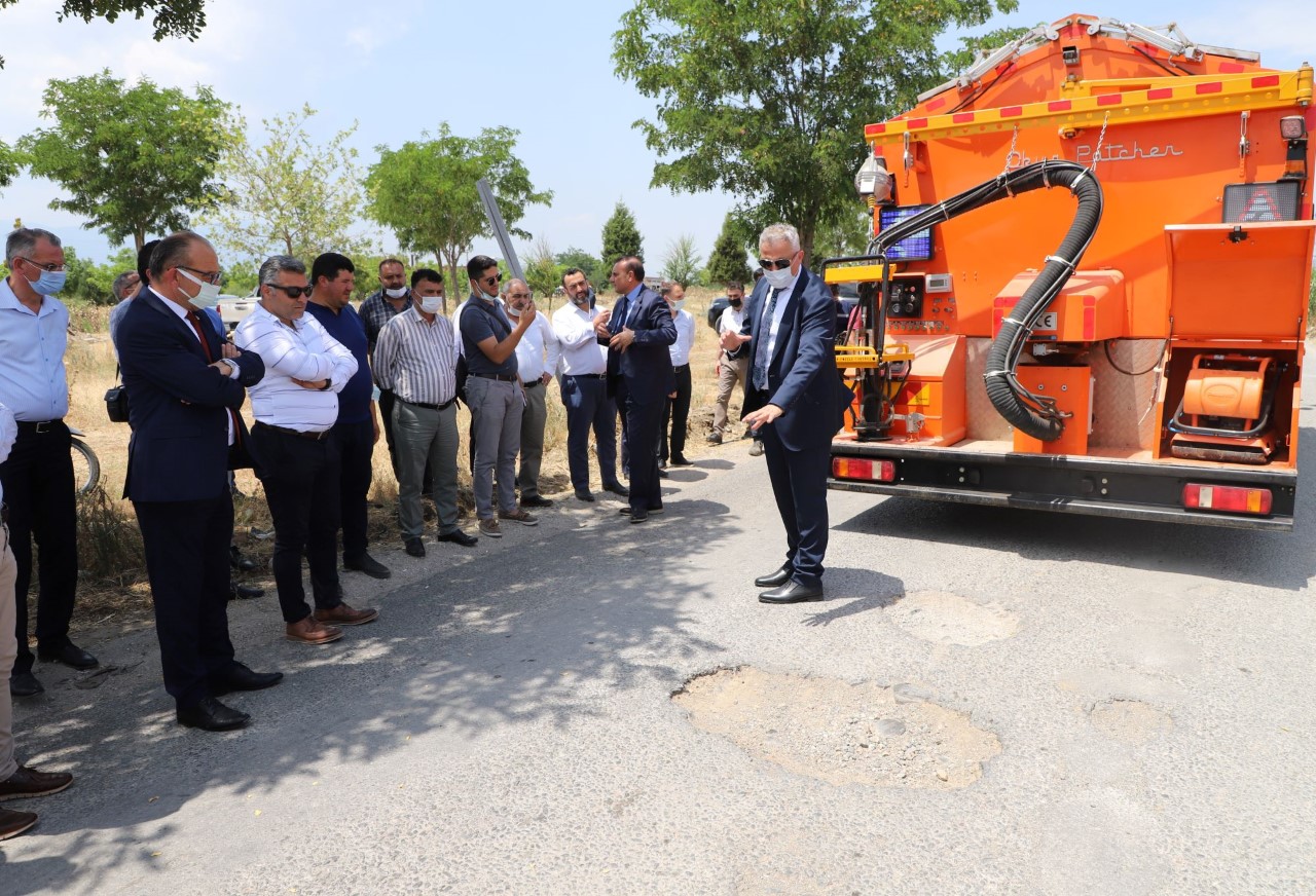 Başkan Çetin Akın: “Asfaltlanmamış Ova Yolu Kalmayacak”