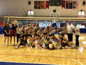 Turgutlu Belediye spor Kadın Voleybol Takımından İlk Galibiyet
