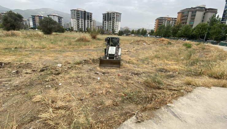 Manisa’da Yabani Ot Temizliği Çalışmaları Devam Ediyor